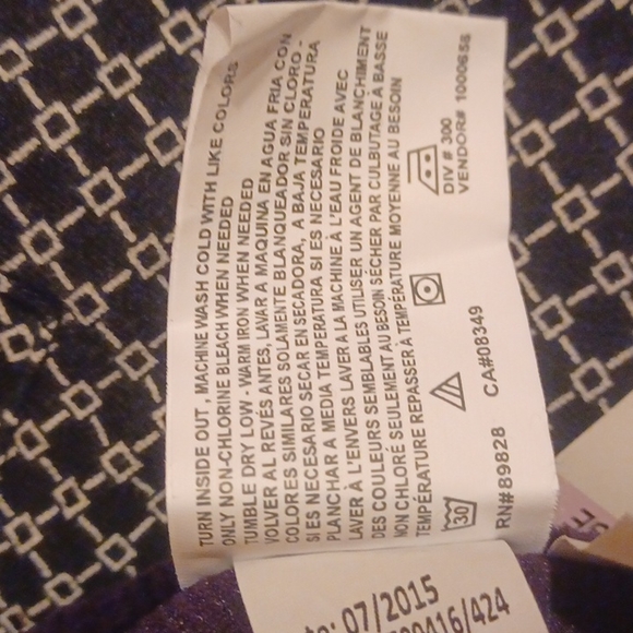 Gloria Vanderbilt, deep purple and strechy Jean style leggings. - Picture 8 of 8